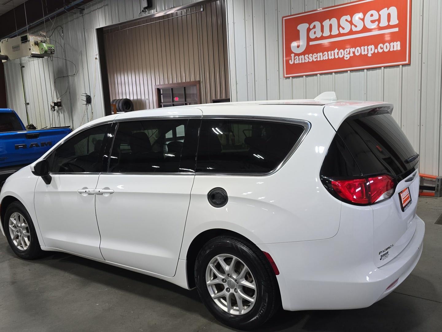 2017 Chrysler Pacifica Touring