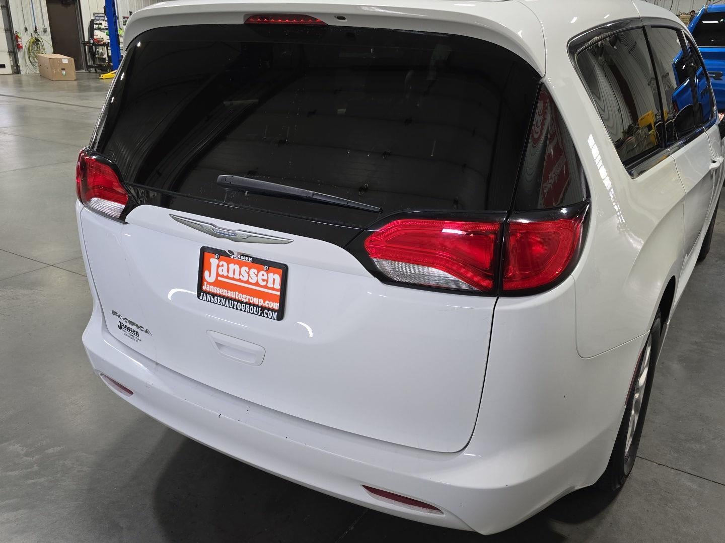 2017 Chrysler Pacifica Touring