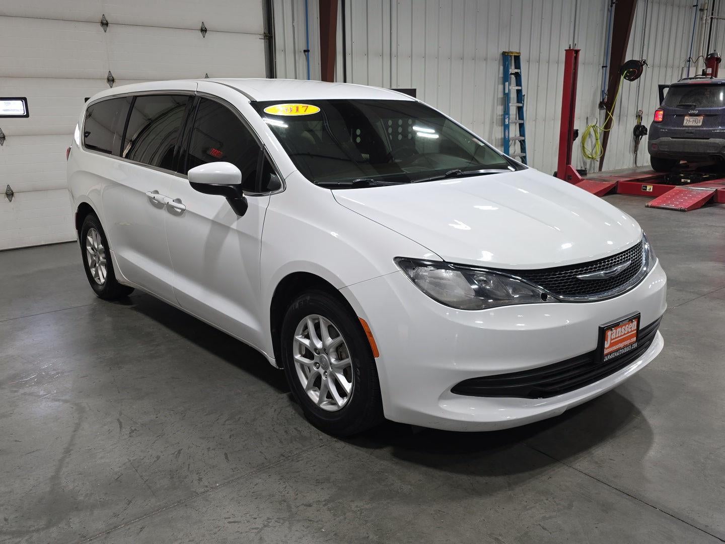 2017 Chrysler Pacifica Touring