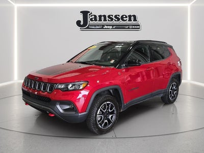 2025 Jeep Compass Trailhawk