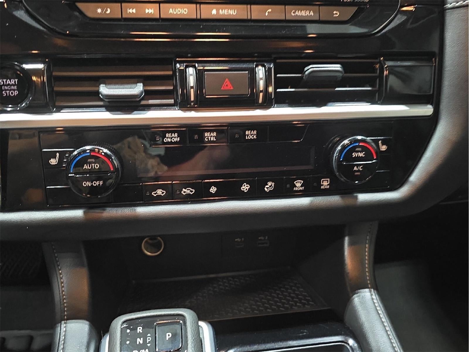 2025 Nissan Pathfinder SV