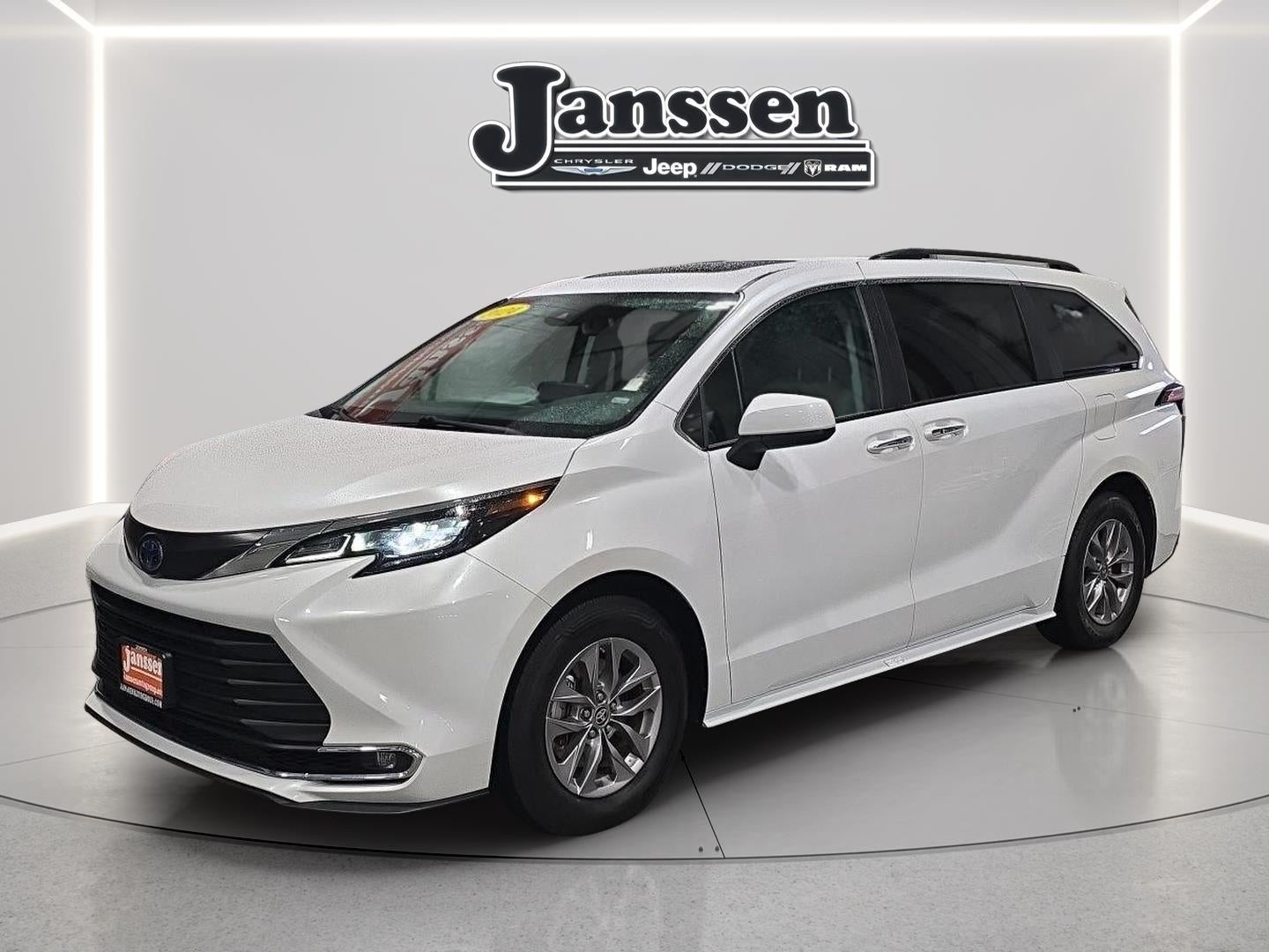 2024 Toyota Sienna XLE