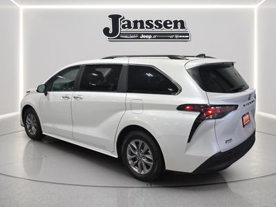 2024 Toyota Sienna XLE