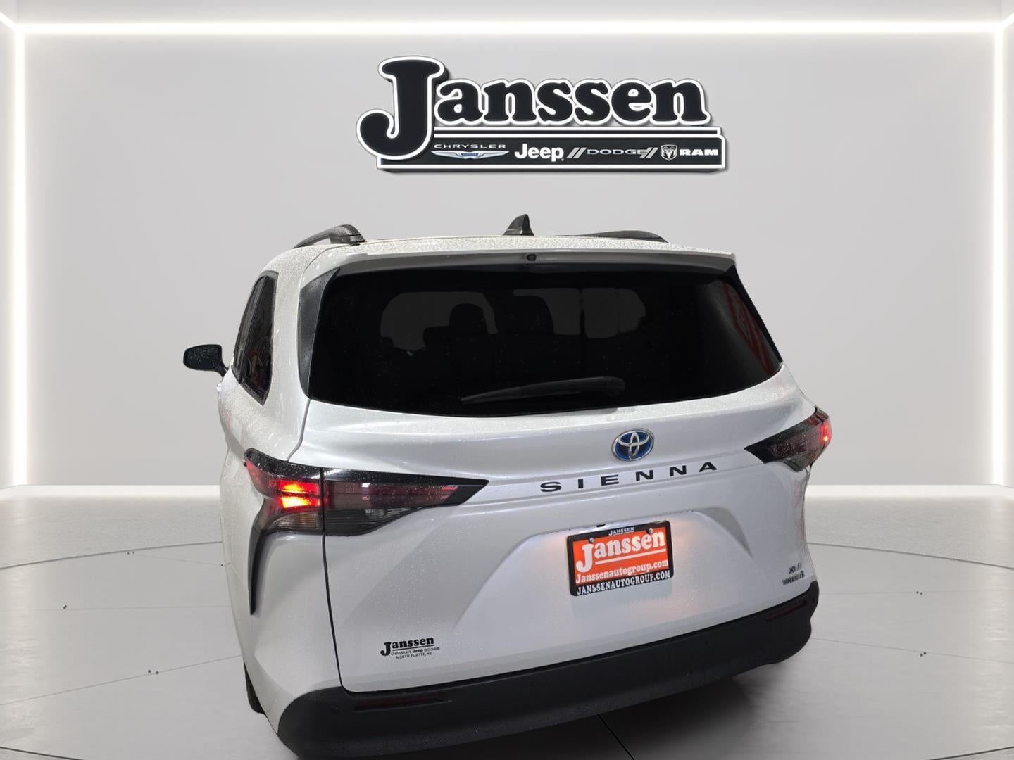 2024 Toyota Sienna XLE