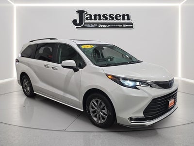 2024 Toyota Sienna XLE