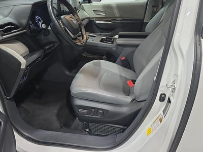 2024 Toyota Sienna XLE