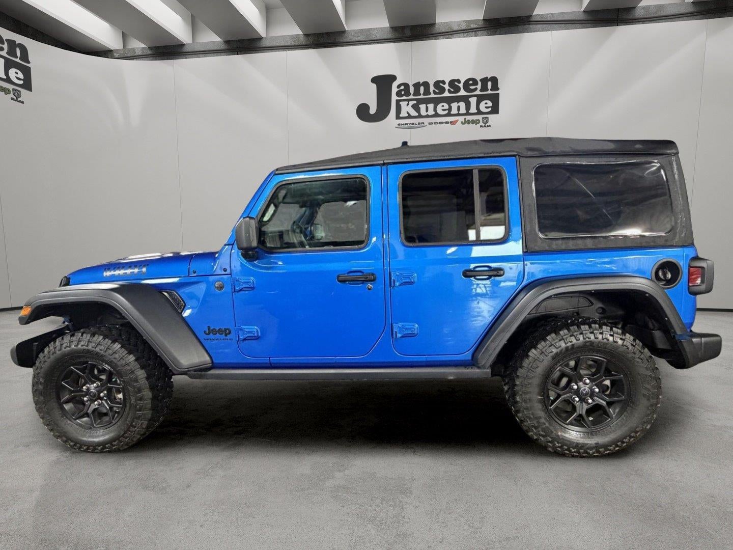 2025 Jeep Wrangler 4-Door Willys 4x4
