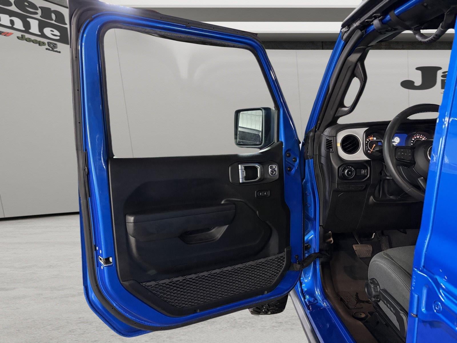 2025 Jeep Wrangler 4-Door Willys 4x4