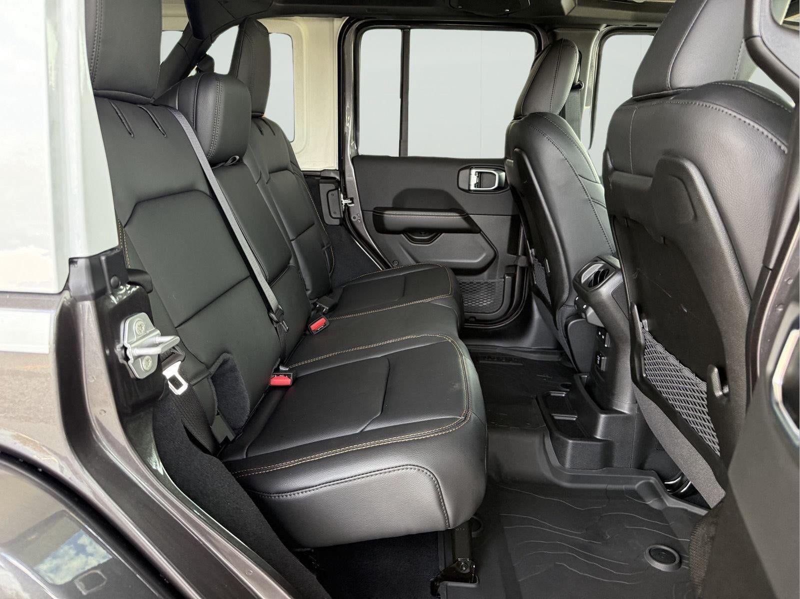 2027 Jeep Wrangler WRANGLER 4-DOOR SAHARA