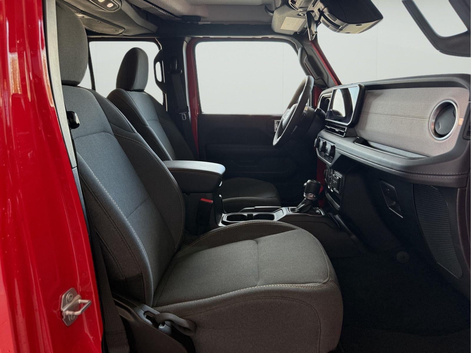 2026 Jeep Wrangler 4-Door Sahara 4x4
