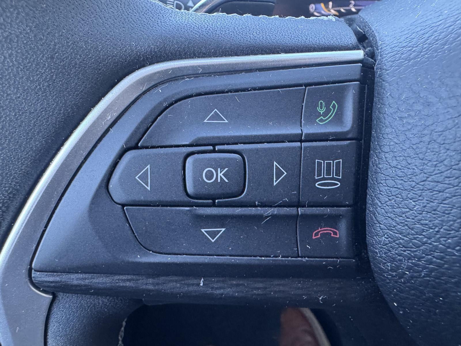 2023 Jeep Grand Cherokee Laredo 4x4