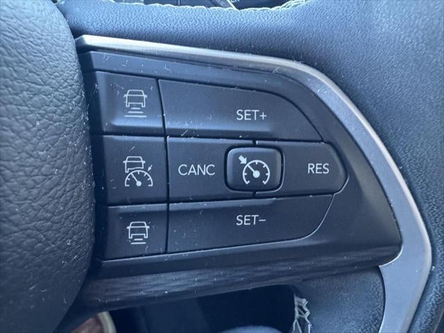 2023 Jeep Grand Cherokee Laredo 4x4