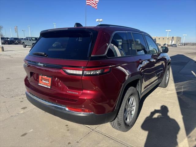 2023 Jeep Grand Cherokee Laredo 4x4