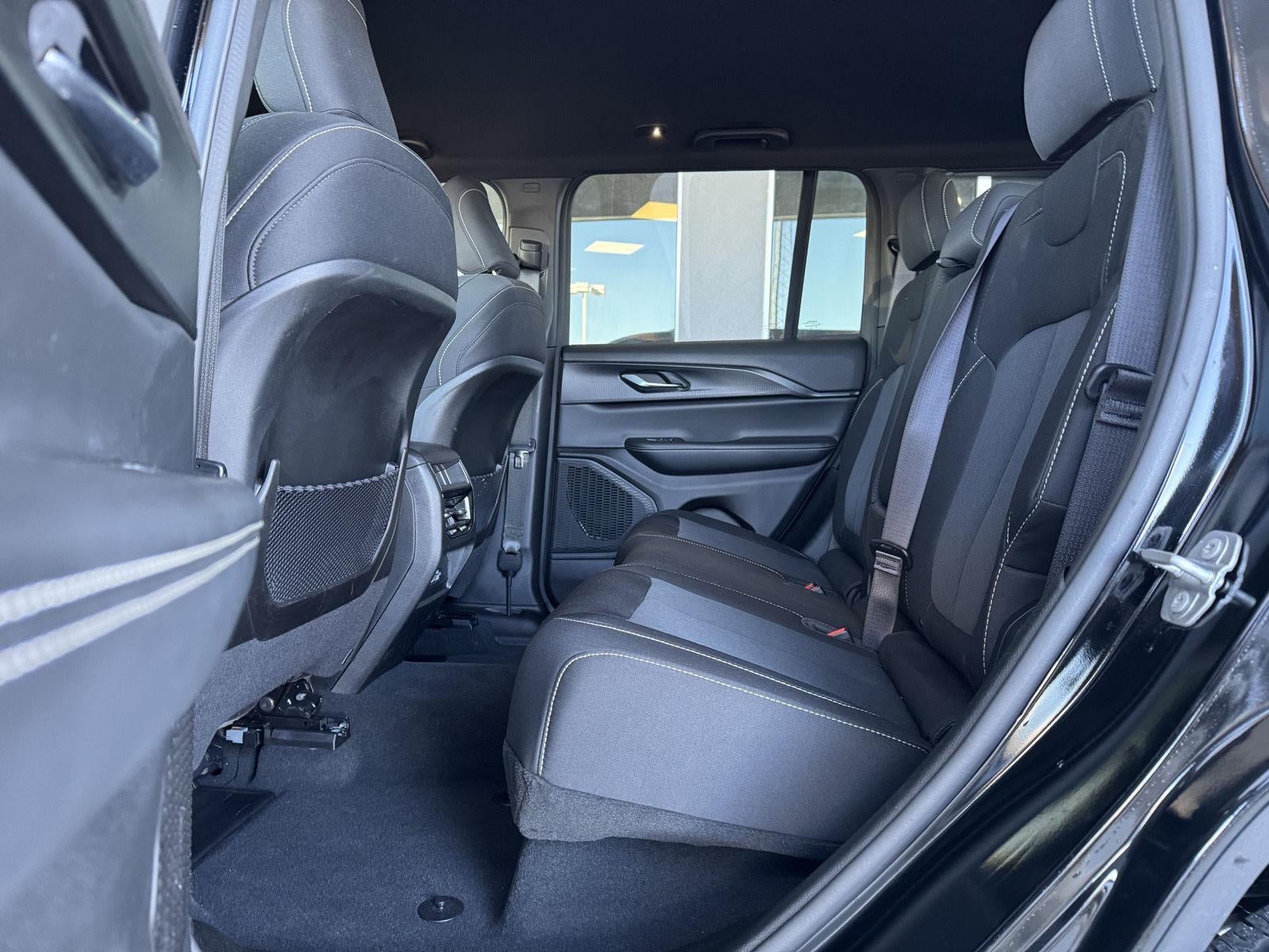 2024 Jeep Grand Cherokee Laredo 4x4