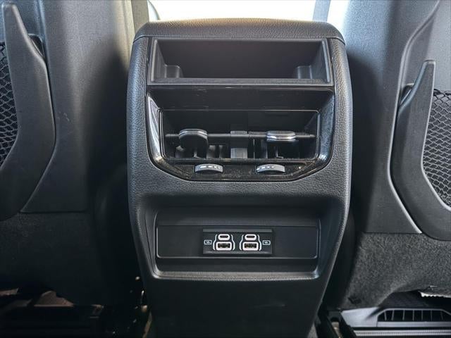 2024 Jeep Grand Cherokee Laredo 4x4