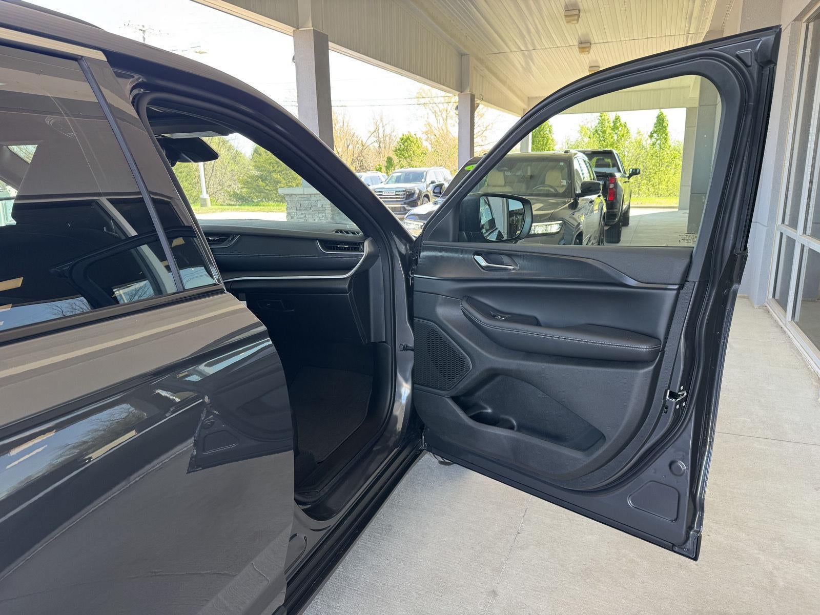 2026 Jeep Grand Cherokee GRAND CHEROKEE LAREDO X 4X4