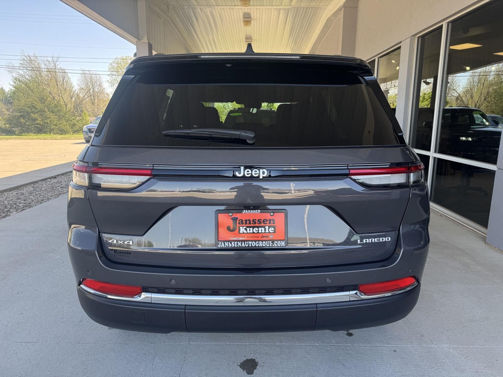 2026 Jeep Grand Cherokee GRAND CHEROKEE LAREDO X 4X4