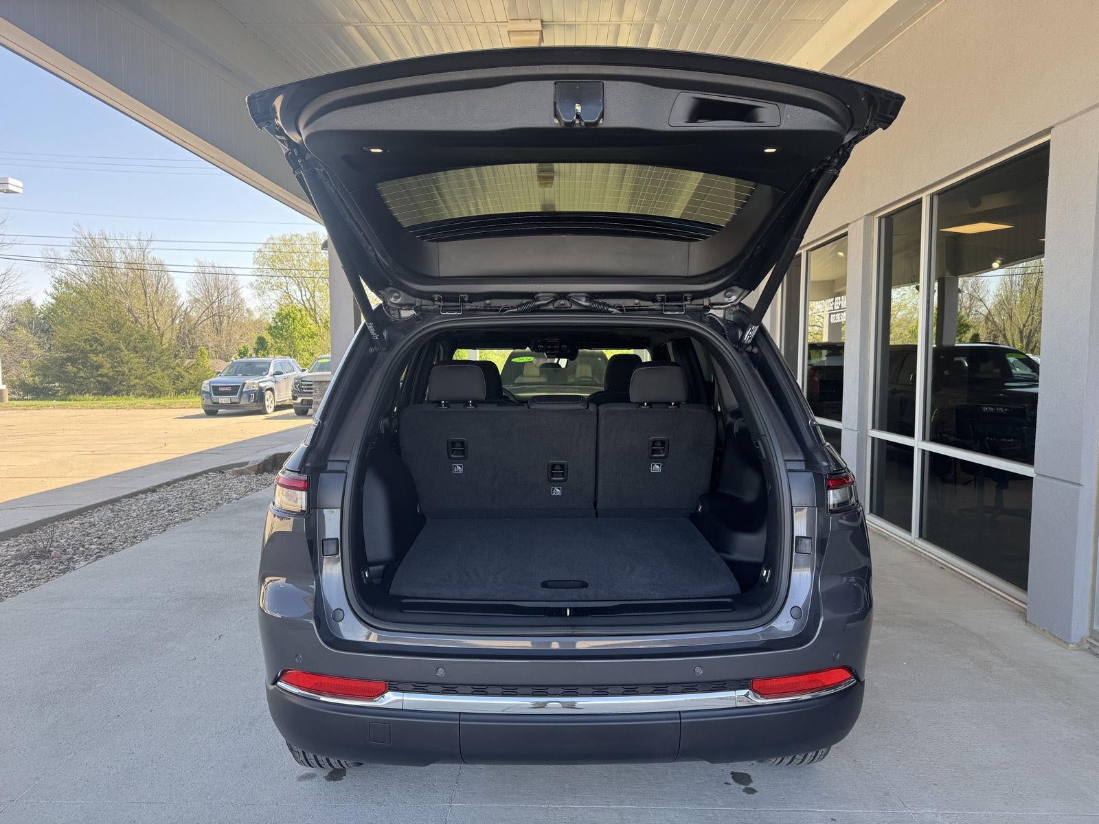 2026 Jeep Grand Cherokee GRAND CHEROKEE LAREDO X 4X4