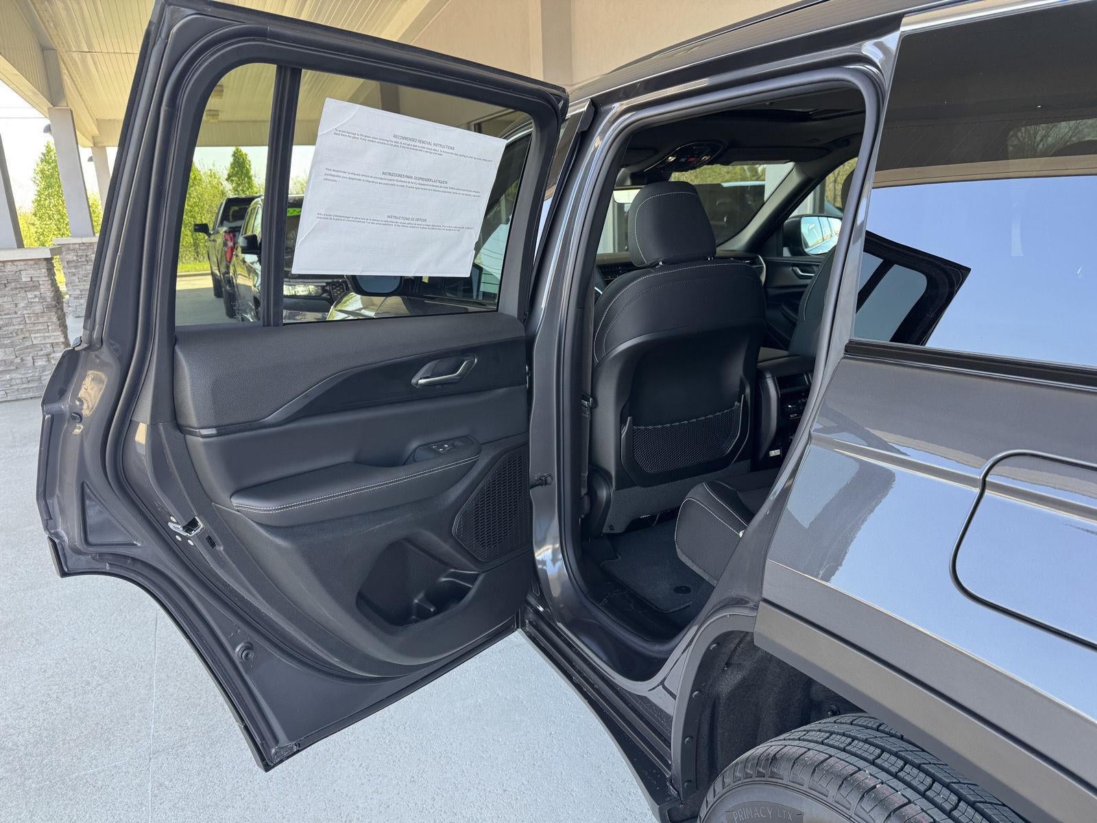 2026 Jeep Grand Cherokee GRAND CHEROKEE LAREDO X 4X4