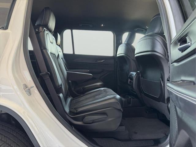 2025 Jeep Grand Cherokee L Altitude 4x4