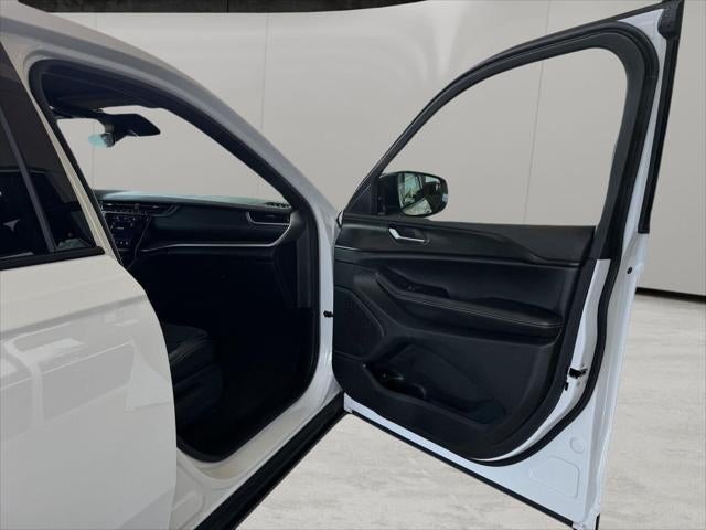 2025 Jeep Grand Cherokee L Altitude 4x4