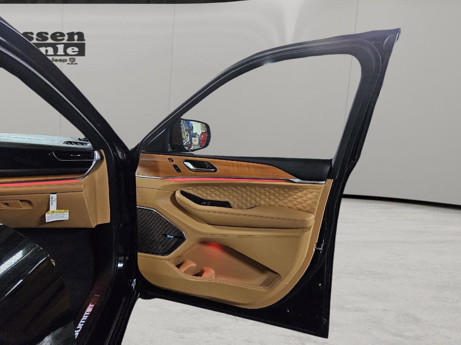2025 Jeep Grand Cherokee L Summit Reserve 4x4