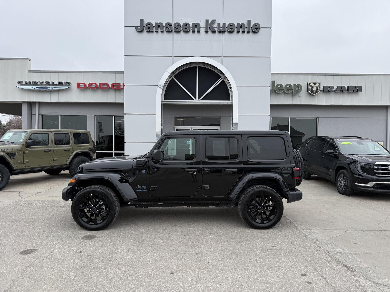 2025 Jeep Wrangler 4xe Sahara 4xe