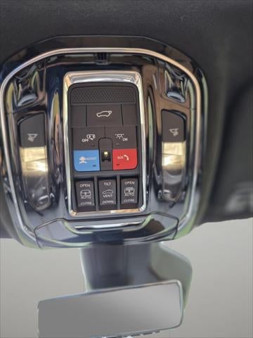 2025 Jeep Grand Wagoneer L Series III Obsidian 4x4