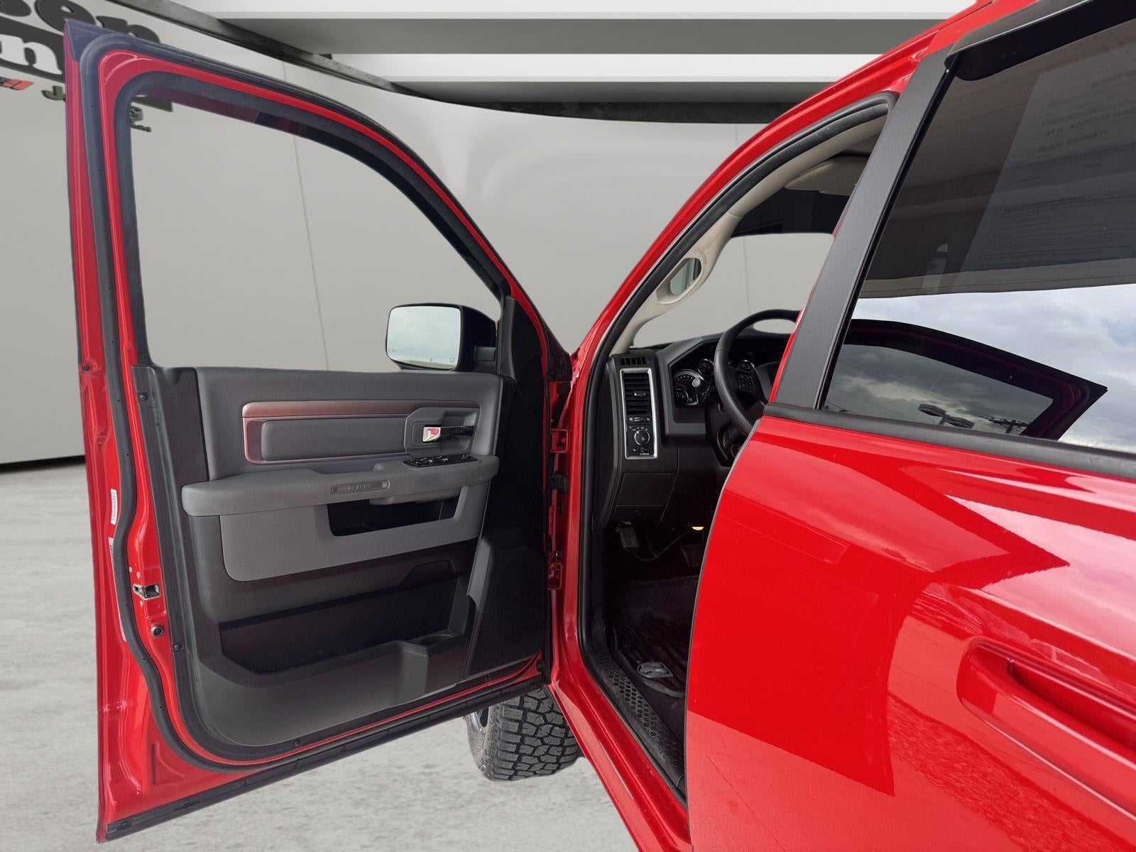 2019 RAM 1500 Classic Warlock Quad Cab 4x4 6'4' Box