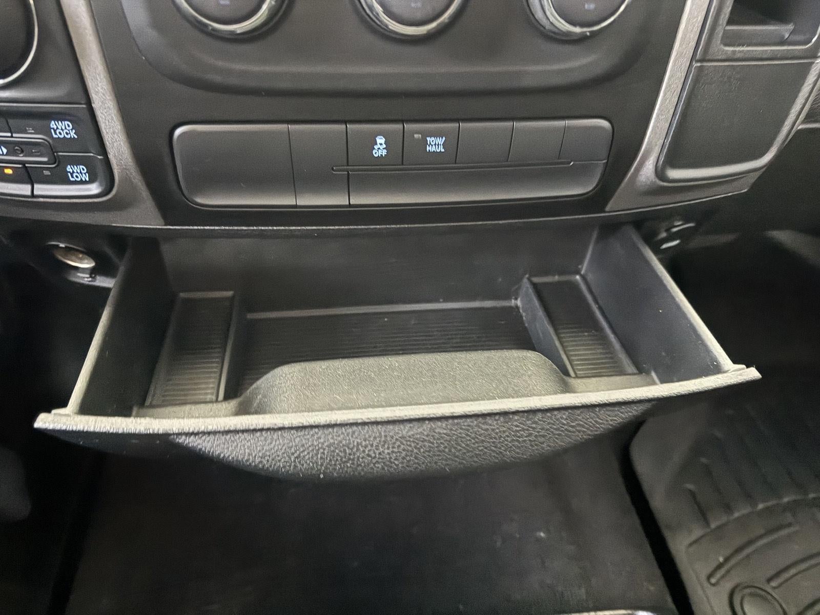 2018 RAM 1500 Express Crew Cab 4x4 5'7' Box