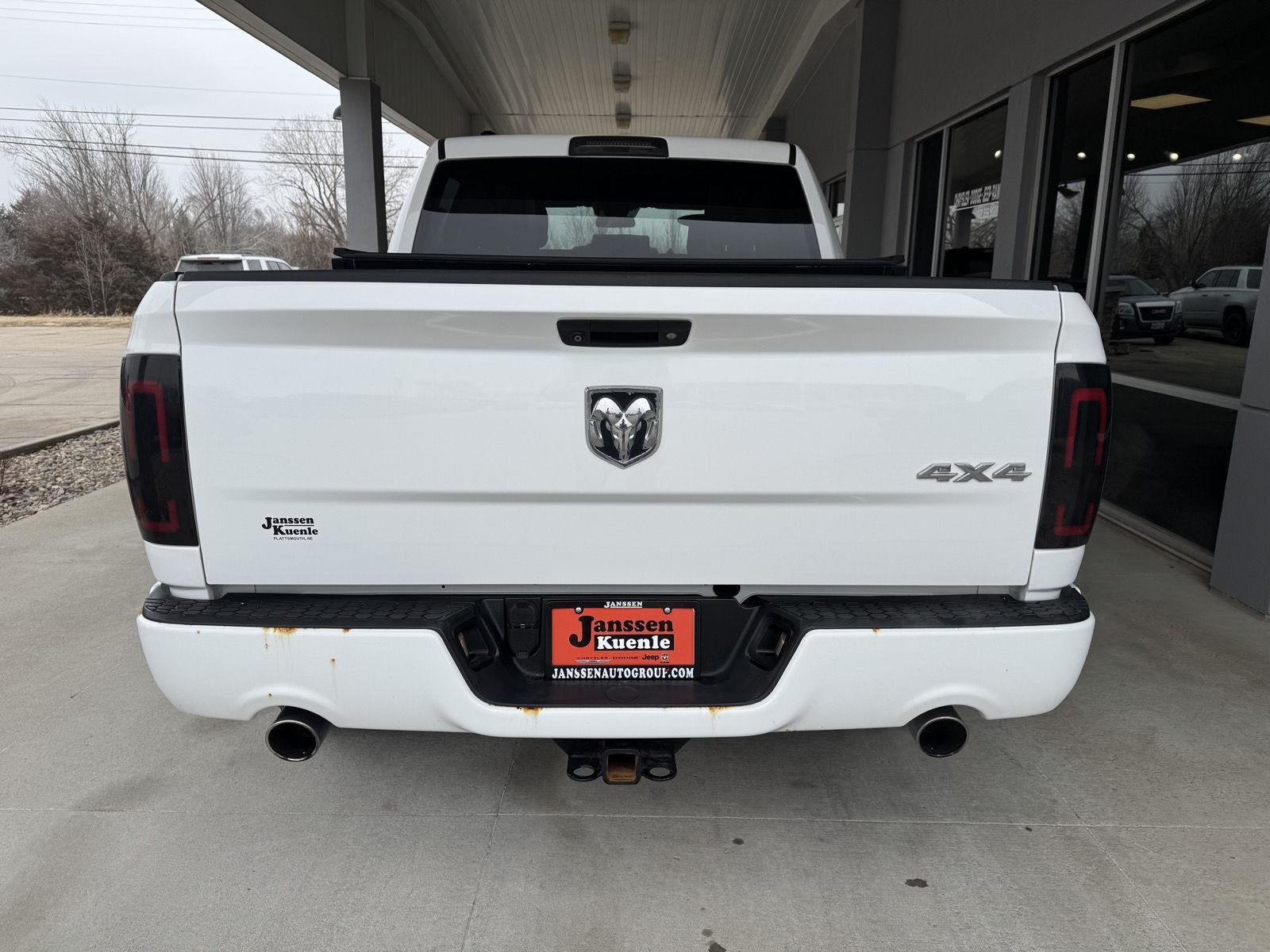 2018 RAM 1500 Express Crew Cab 4x4 5'7' Box