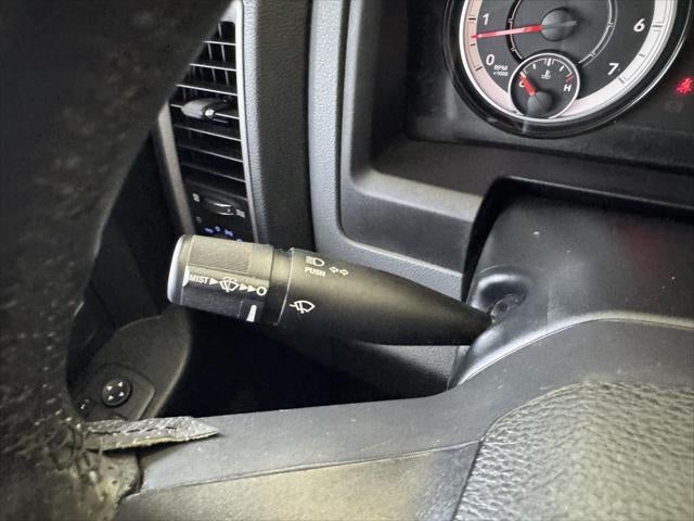 2018 RAM 1500 Express Crew Cab 4x4 5'7' Box