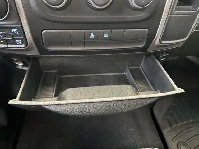 2018 RAM 1500 Express Crew Cab 4x4 5'7' Box