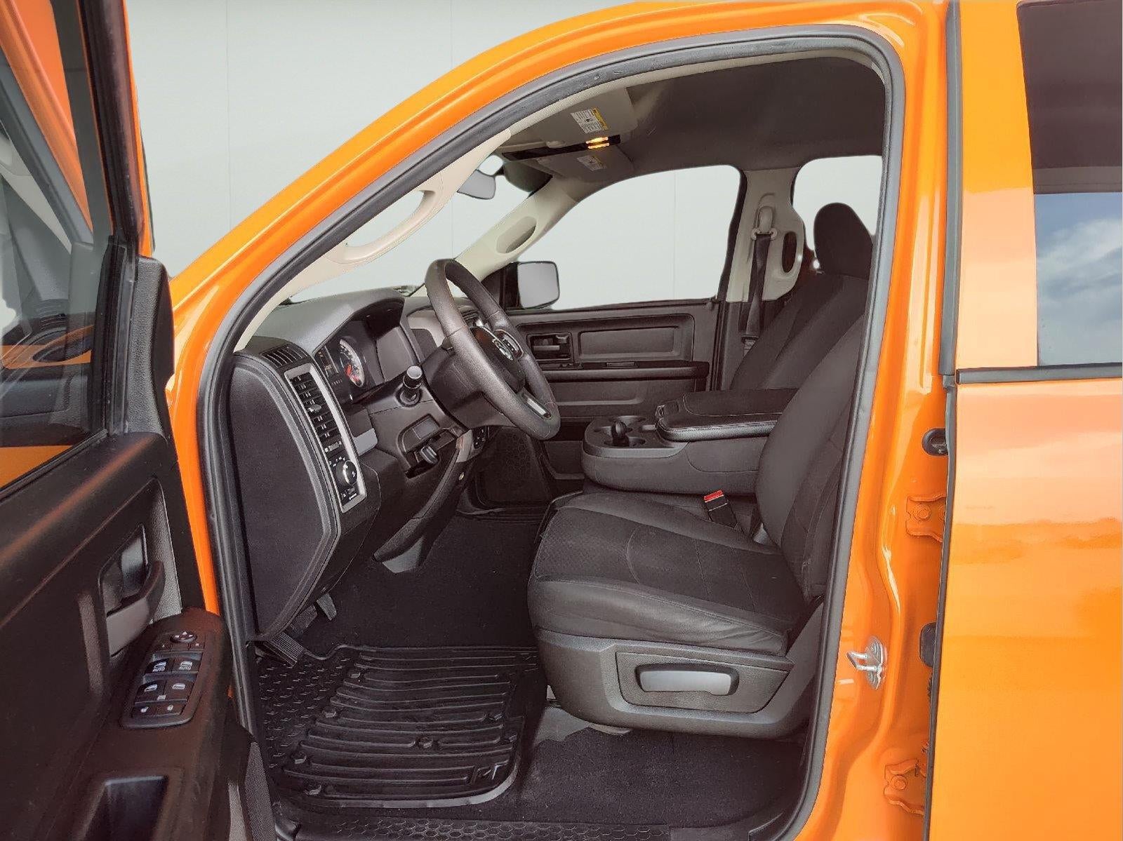 2019 RAM 1500 Classic Express Crew Cab 4x4 5'7' Box