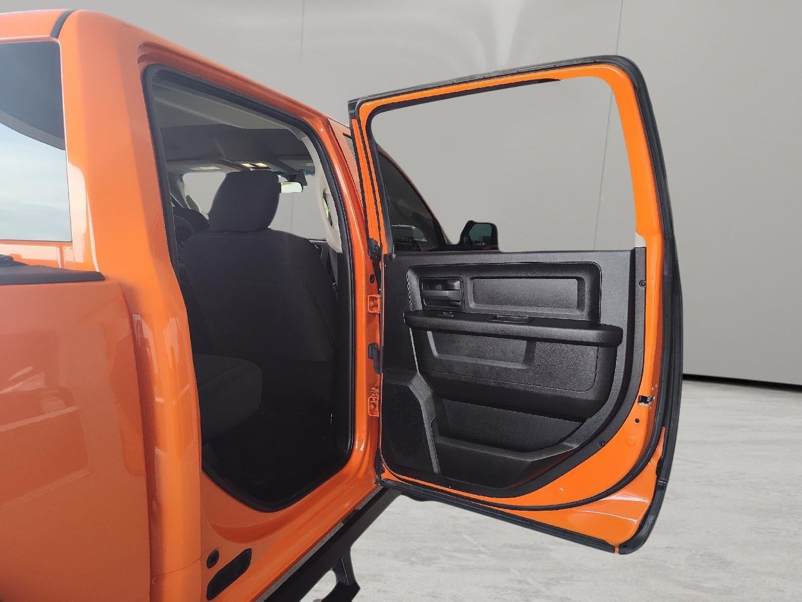 2019 RAM 1500 Classic Express Crew Cab 4x4 5'7' Box