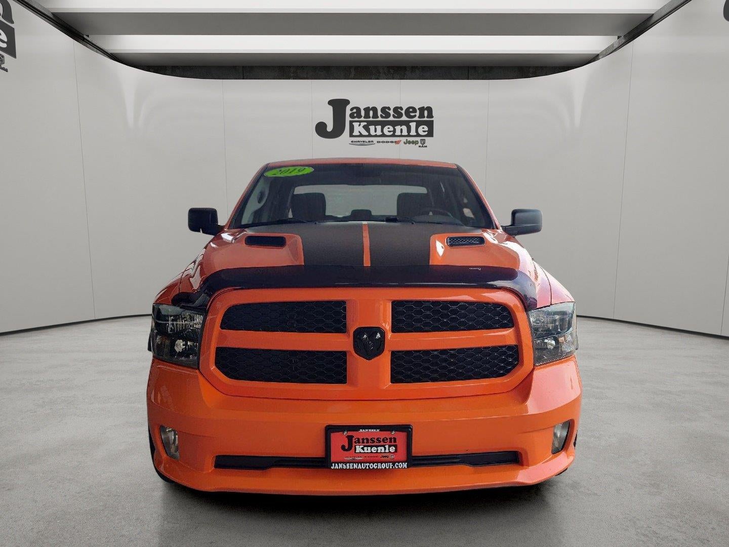 2019 RAM 1500 Classic Express Crew Cab 4x4 5'7' Box