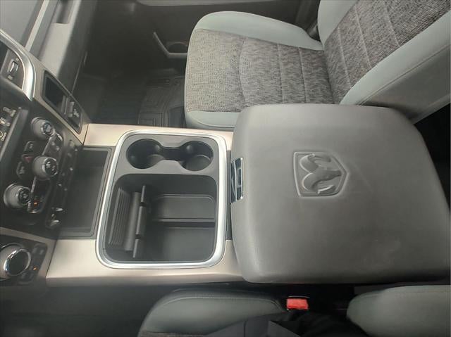 2017 RAM 1500 Big Horn Crew Cab 4x4 5'7' Box