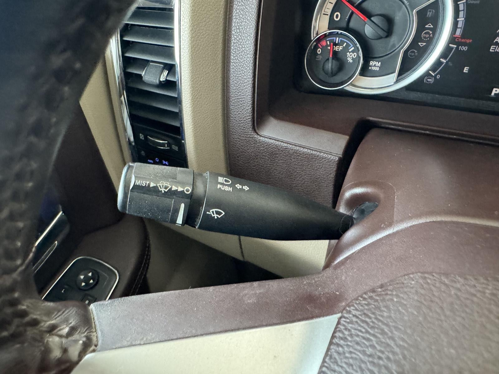 2018 RAM 1500 Laramie Crew Cab 4x4 5'7' Box