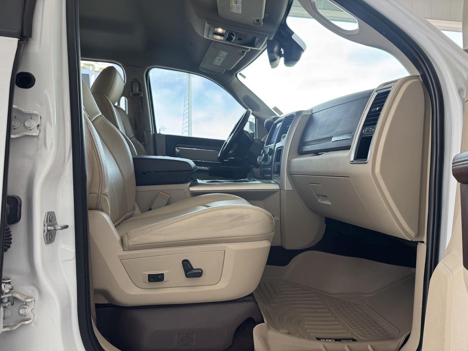 2018 RAM 1500 Laramie Crew Cab 4x4 5'7' Box