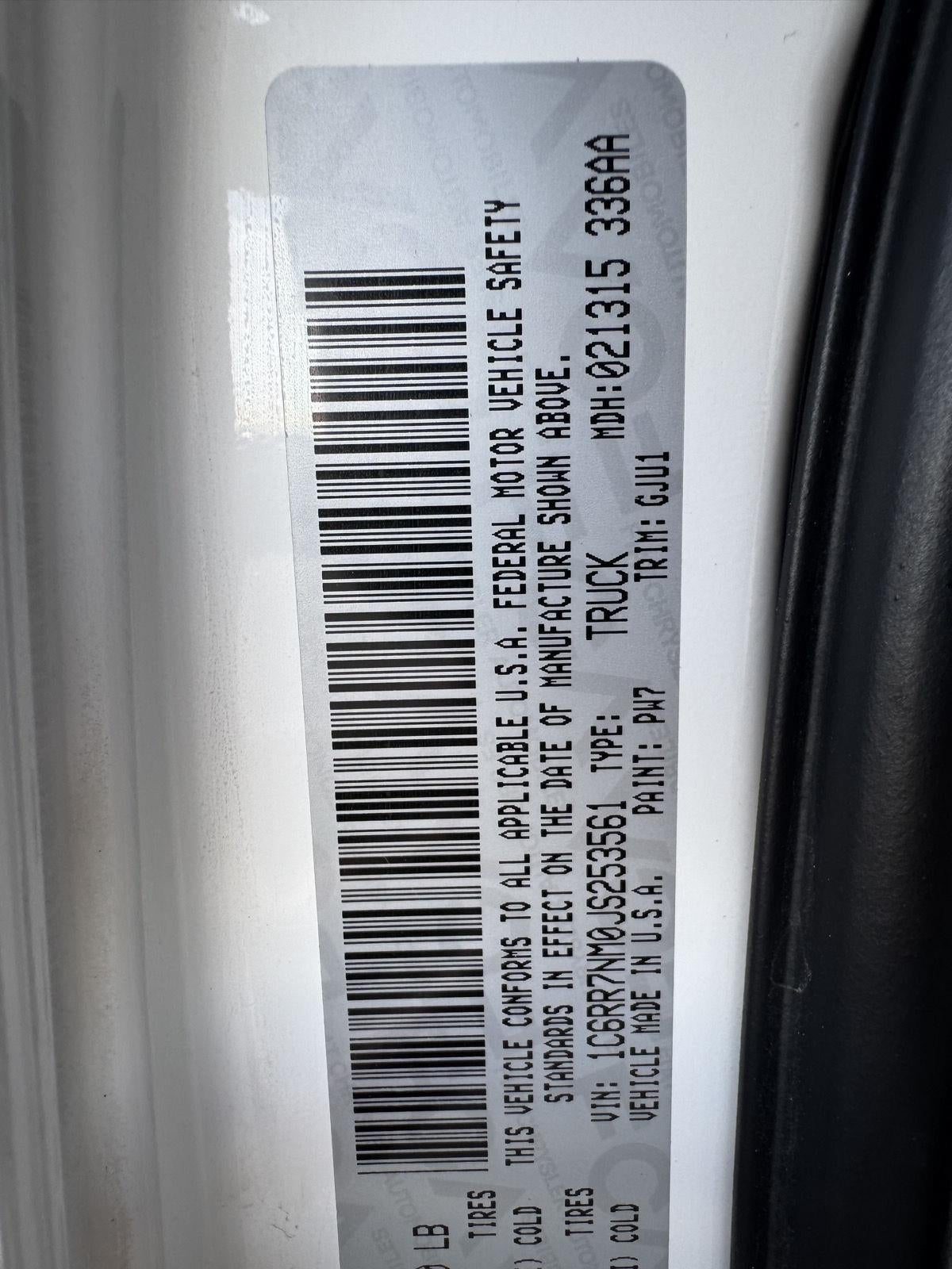 2018 RAM 1500 Laramie Crew Cab 4x4 5'7' Box