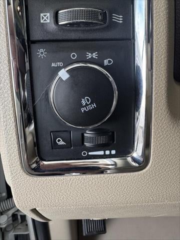 2018 RAM 1500 Laramie Crew Cab 4x4 5'7' Box