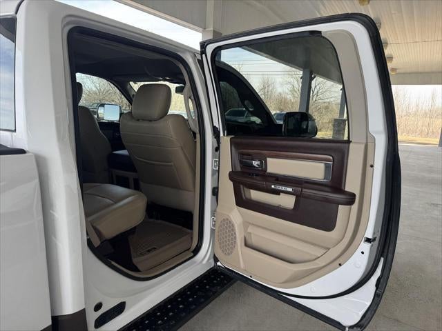 2018 RAM 1500 Laramie Crew Cab 4x4 5'7' Box