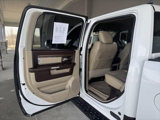 2018 RAM 1500 Laramie Crew Cab 4x4 5'7' Box