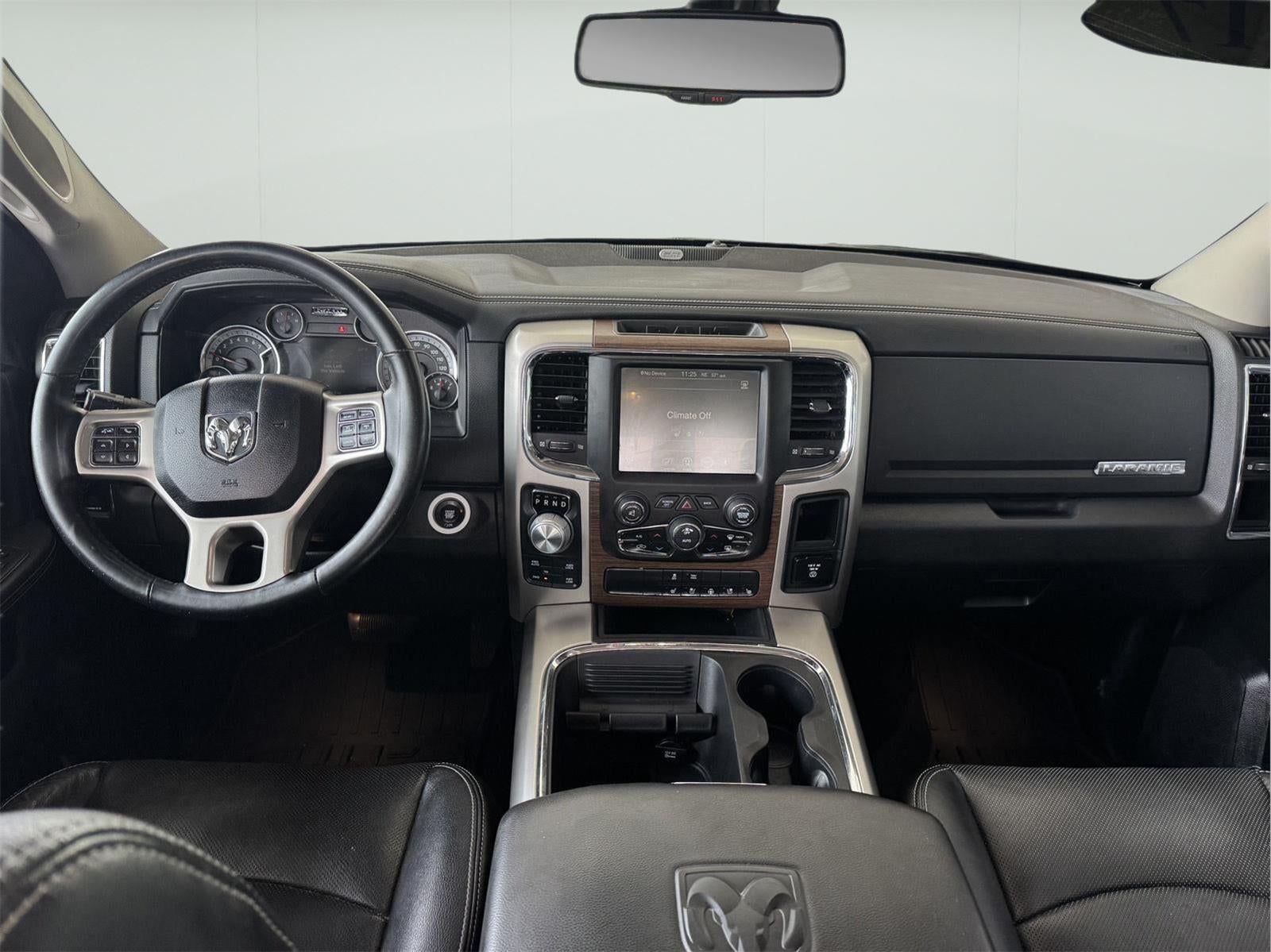 2017 RAM 1500 Laramie Crew Cab 4x4 5'7' Box