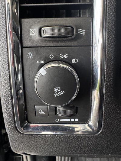 2017 RAM 1500 Laramie Crew Cab 4x4 5'7' Box