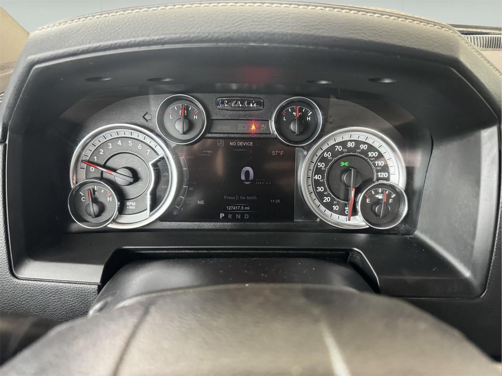 2017 RAM 1500 Laramie Crew Cab 4x4 5'7' Box