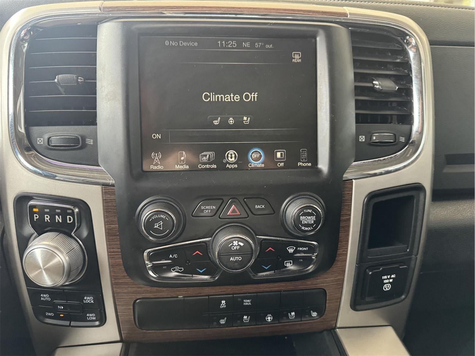 2017 RAM 1500 Laramie Crew Cab 4x4 5'7' Box