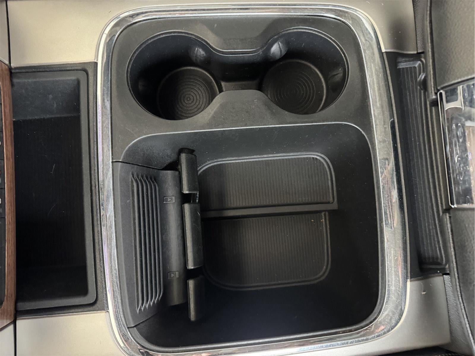 2017 RAM 1500 Laramie Crew Cab 4x4 5'7' Box