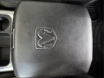 2017 RAM 1500 Laramie Crew Cab 4x4 5'7' Box