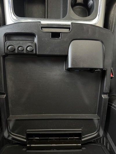 2017 RAM 1500 Laramie Crew Cab 4x4 5'7' Box